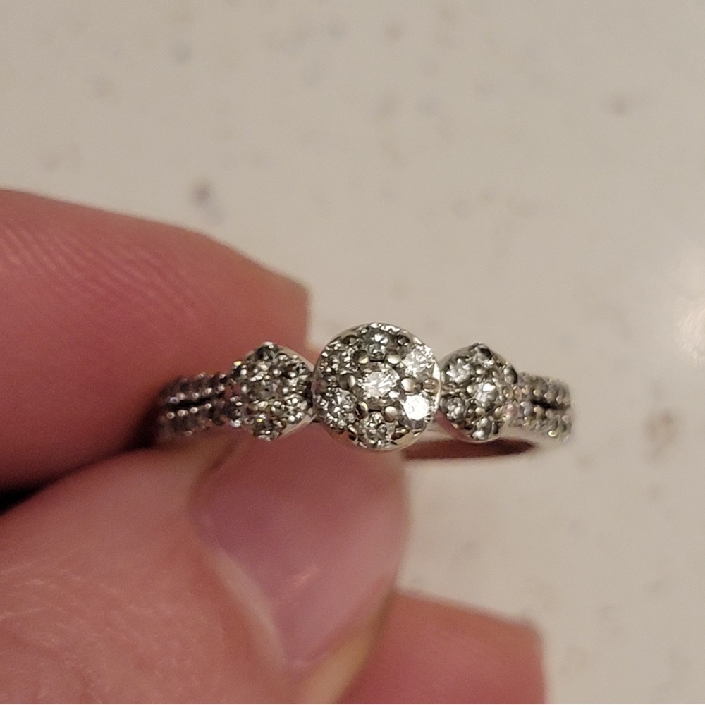 Zales Promise/Engagement ring platinum 7